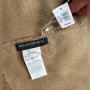 Banana Republic Camel acrylic Scarf